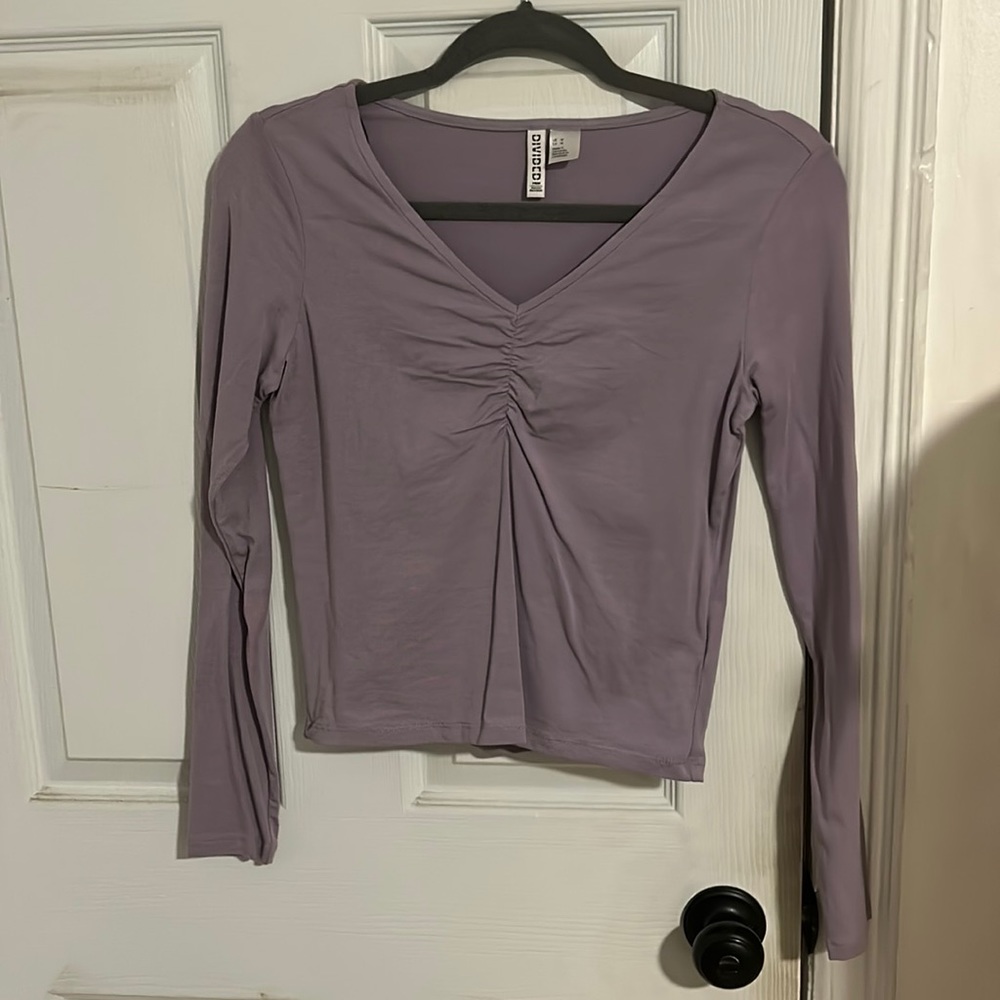 Light purple long sleeved crop top